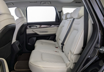 Подержанный автомобиль Exeed VX 2023 года (12 фото)