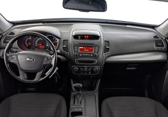 Подержанный автомобиль Kia Sorento 2013 года (14 фото)