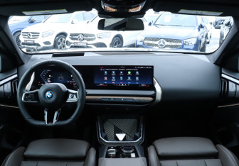 Подержанный автомобиль BMW X3 2025 года (12 фото)