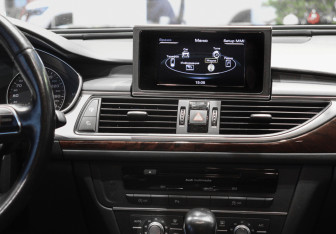 Подержанный автомобиль Audi A6 Sedan 2015 года (10 фото)