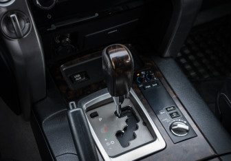 Подержанный автомобиль Toyota Land Cruiser Suv 2014 года (14 фото)