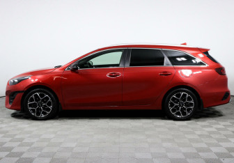 Подержанный автомобиль Kia Ceed Wagon 2021 года (3 фото)