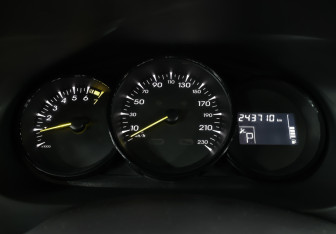 Подержанный автомобиль Renault Fluence 2012 года (13 фото)