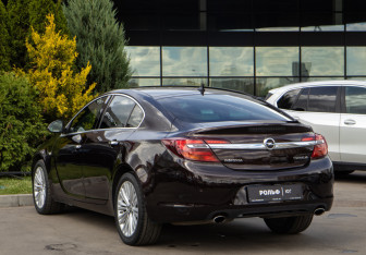 Подержанный автомобиль Opel Insignia Sedan 2014 года (5 фото)