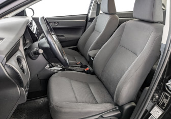 Подержанный автомобиль Toyota Corolla Sedan 2017 года (20 фото)