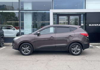 Подержанный автомобиль Hyundai ix35 2014 года (8 фото)