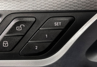 Подержанный автомобиль BMW X4 2019 года (18 фото)