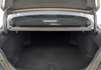 Подержанный автомобиль Toyota Camry Sedan 2019 года (10 фото)