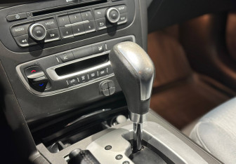 Подержанный автомобиль Renault Latitude 2014 года (11 фото)
