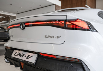 Новый Changan UNI-V 2024 (9 фото)