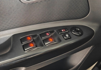 Подержанный автомобиль Kia Rio Sedan 2011 года (14 фото)