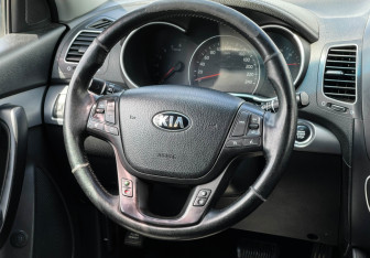 Подержанный автомобиль Kia Sorento 2014 года (14 фото)