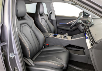 Подержанный автомобиль Omoda C5 2023 года (24 фото)