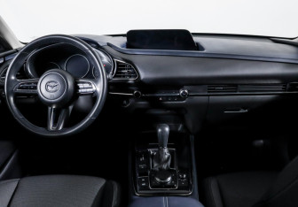 Подержанный автомобиль Mazda CX-30 2021 года (12 фото)