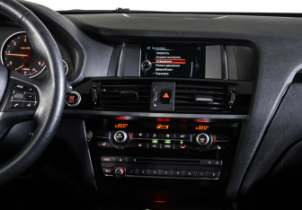 Подержанный автомобиль BMW X3 2017 года (14 фото)