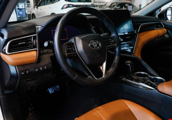 Подержанный автомобиль Toyota Camry Sedan 2022 года (14 фото)