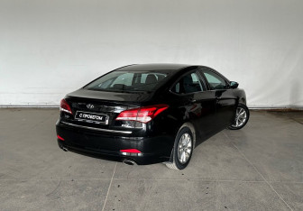Подержанный автомобиль Hyundai i40 Sedan 2015 года (6 фото)