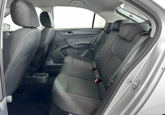 Подержанный автомобиль Skoda Rapid Liftback 2016 года (9 фото)