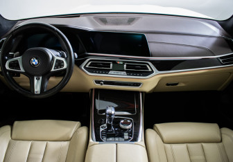 Подержанный автомобиль BMW X7 2020 года (13 фото)