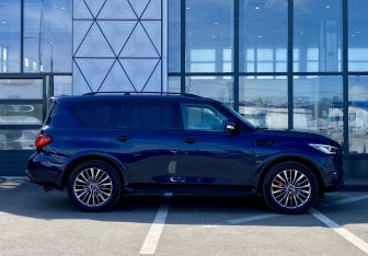 Подержанный автомобиль Infiniti QX80 2018 года (4 фото)