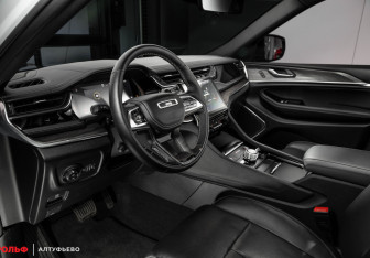 Подержанный автомобиль Jeep Grand Cherokee 2023 года (10 фото)