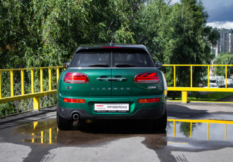 Подержанный автомобиль MINI Clubman Wagon 2019 года (5 фото)