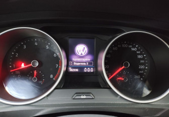 Подержанный автомобиль Volkswagen Tiguan 2019 года (15 фото)