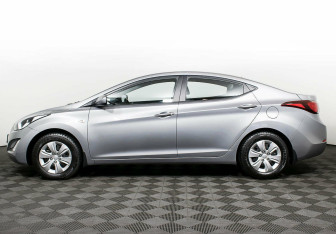 Подержанный автомобиль Hyundai Elantra Sedan 2015 года (3 фото)
