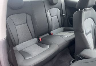 Подержанный автомобиль Audi A1 2012 года (10 фото)