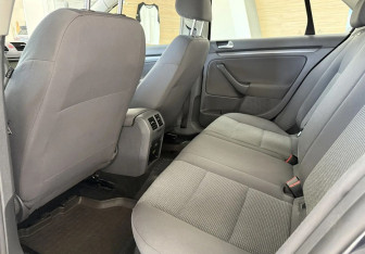 Подержанный автомобиль Volkswagen Jetta Sedan 2008 года (18 фото)