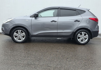 Подержанный автомобиль Hyundai ix35 2012 года (8 фото)