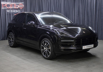 Подержанный автомобиль Porsche Cayenne 2018 года (3 фото)