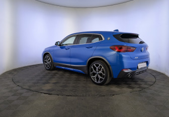 Подержанный автомобиль BMW X2 2021 года (7 фото)