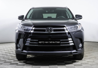 Подержанный автомобиль Toyota Highlander 2017 года (2 фото)