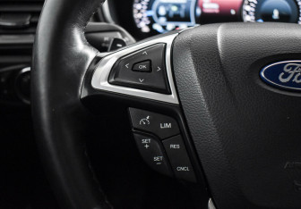 Подержанный автомобиль Ford Mondeo Sedan 2016 года (9 фото)