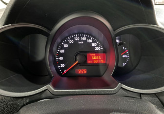 Подержанный автомобиль Kia Picanto 2011 года (13 фото)