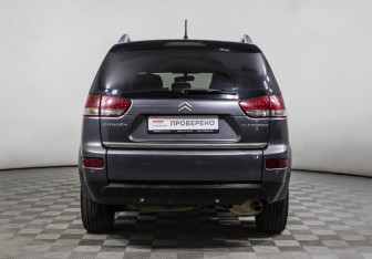 Подержанный автомобиль Citroen C-Crosser 2008 года (6 фото)