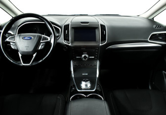 Подержанный автомобиль Ford S-MAX 2018 года (10 фото)