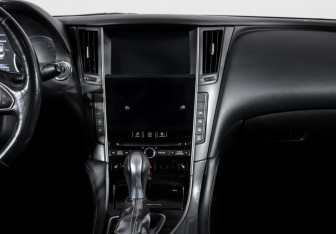 Подержанный автомобиль Infiniti Q50 2014 года (13 фото)