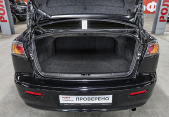 Подержанный автомобиль Mitsubishi Lancer Sedan 2012 года (10 фото)