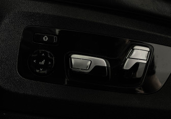 Подержанный автомобиль BMW X5 2021 года (16 фото)
