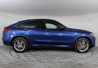 Подержанный автомобиль BMW X4 2021 года (6 фото)