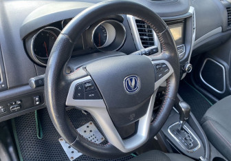 Подержанный автомобиль Changan CS35 2018 года (11 фото)