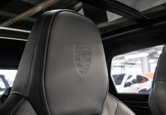 Подержанный автомобиль Porsche Cayenne 2021 года (20 фото)