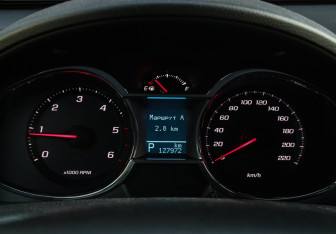 Подержанный автомобиль Chevrolet Captiva 2014 года (25 фото)