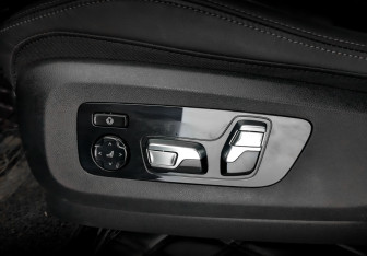 Подержанный автомобиль BMW X5 2023 года (21 фото)