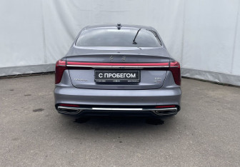 Подержанный автомобиль Hongqi H5 2024 года (5 фото)