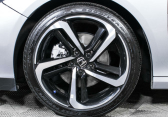 Подержанный автомобиль Honda Accord Sedan 2022 года (6 фото)