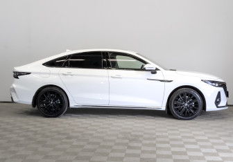 Подержанный автомобиль Chery Arrizo 8 2025 года (4 фото)