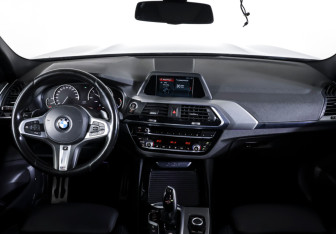 Подержанный автомобиль BMW X3 2019 года (13 фото)